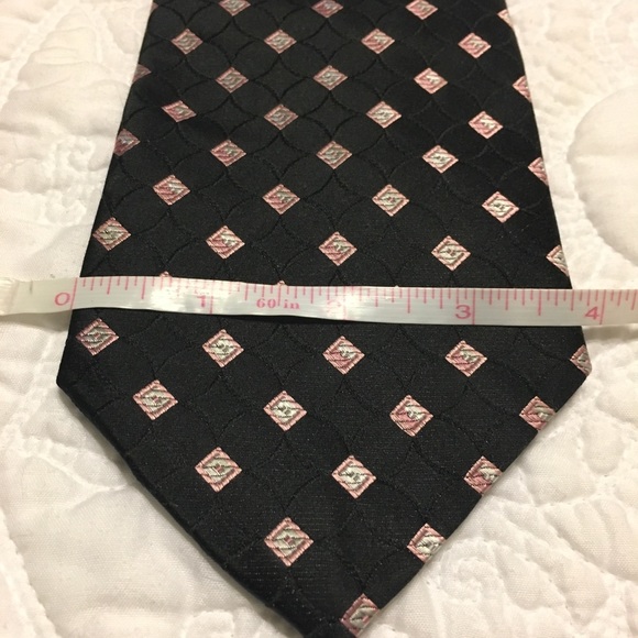 📣 Stafford Black and Pink Diamond Executive Tie - Picture 5 of 5